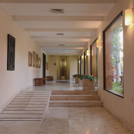 Hotel Terranova 코아트사코알코스 외부 사진 Interior of the museum