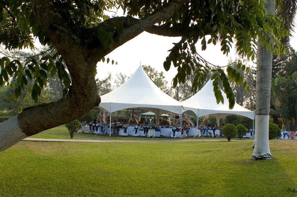Hotel Terranova 코아트사코알코스 외부 사진 A tent at a wedding
